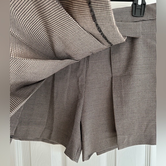 NWT Wayf Anthropologie Women’s Small Houndstooth Asymmetrical Pleated Mini Skort - Picture 6 of 13